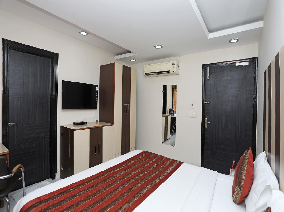 Hotel Balsons Continental New Delhi Exterior photo