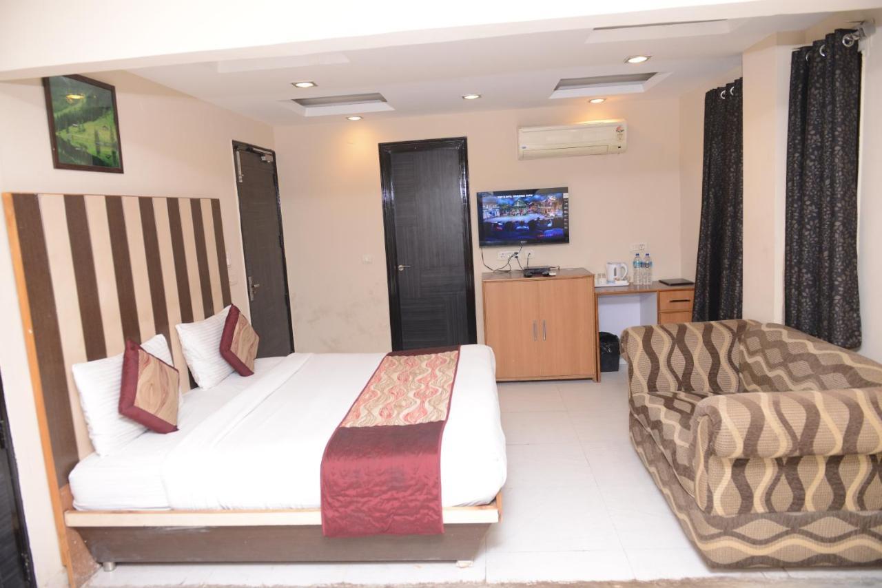 Hotel Balsons Continental New Delhi Exterior photo